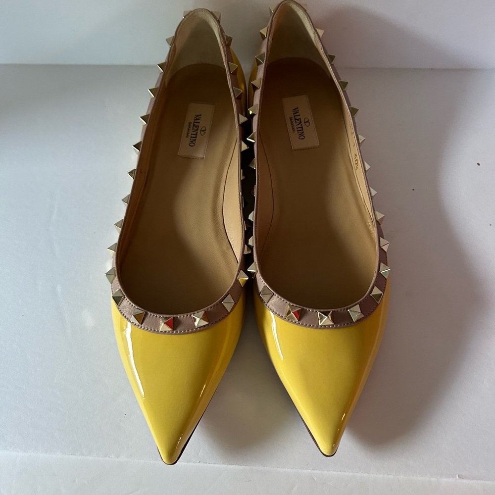Valentino Rockstud  Flats NIB